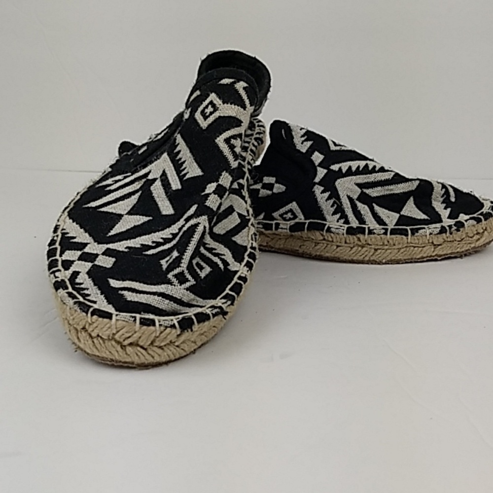 Billabong Slip On Beach Shoes Size 8